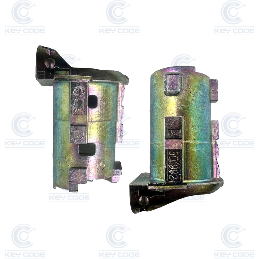CERRADURA PUERTA DERECHA RNLT SAFRANE II DESMONTADA (8201067104) TARJETA ESPADIN DE EMERGENCIA REGATA VA6 - ORIGINAL 